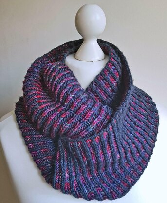 Simple Brioche Cowl