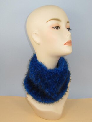 Luxury Luzia Faux Fun Fur Cowl