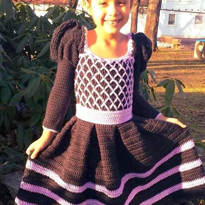 Princess Ansleigh's Sweet Heart Dress - Size 4/5 Girls