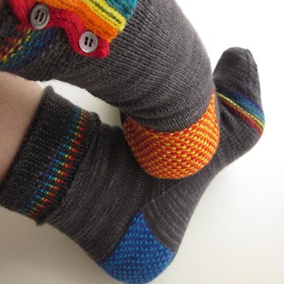 Rainbow Pipes and Linen Stitch Socks