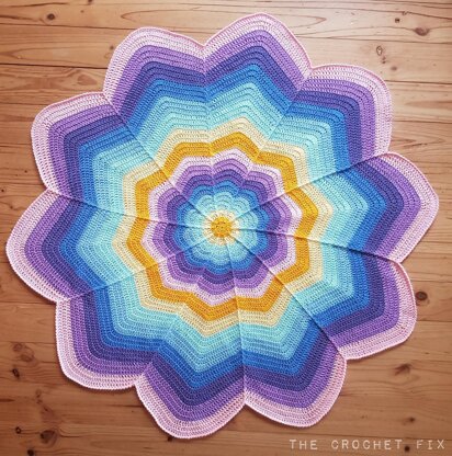 Spoke Flower Blanket