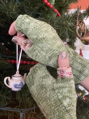 Under the Pines Fingerless Mitts