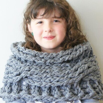 Chunky Crochet Twisted Cable Cowl (cowl001)