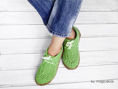 Green mocassins