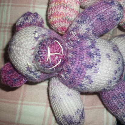Small teddy bear - knitting pattern