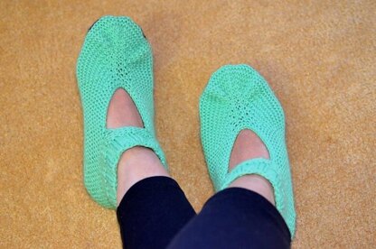 Simple Garter Adult Slippers