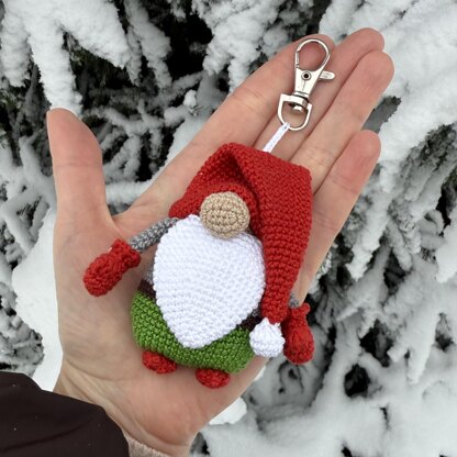 .Keychain Boy and Girl Gnomes