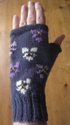 Violets fingerless gloves/mitts