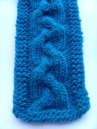 Easy chunky cable scarf