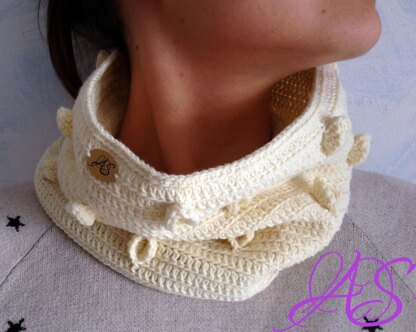 Delicate Half Moon Cowl Crochet Pattern