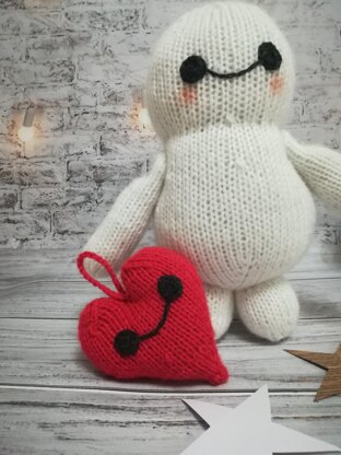 Toy knitting pattern Valentine's Day Baymax and the heart Valentine's