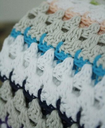 Spike stitch blanket