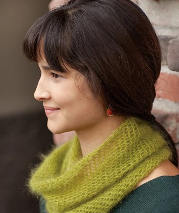 Churchmouse Studio Crocheted Moebius Cowl in Rowan Kidsilk Haze PDF