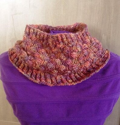 Cowl on the Rocks with a Twist