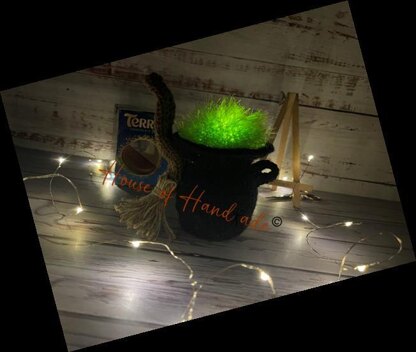 Light-up Witches Cauldron & Broomstick Chocolate Orange Cover Knitting Pattern