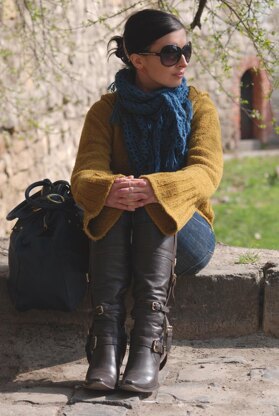 Diamonds crochet triangular scarf