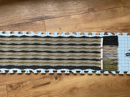 Wavy Beehive Scarf