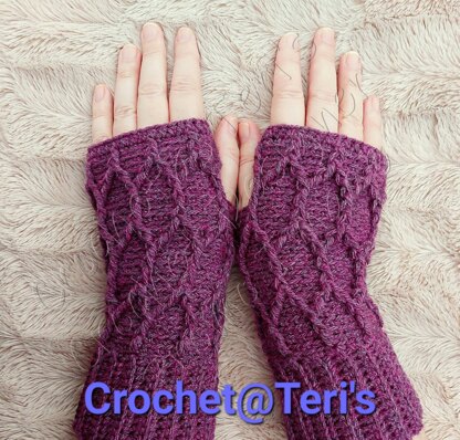 Midnight Cable Gloves