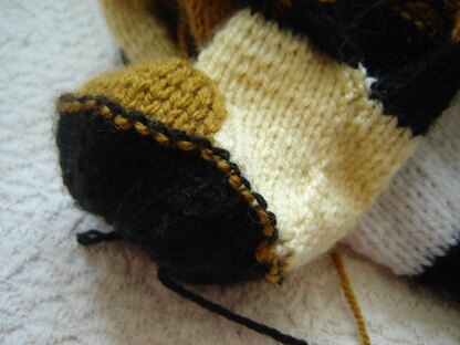 Toy  knitting paterns -Knitted Panda  kung fu