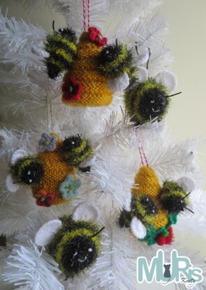 Christmas Bee Ornament