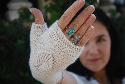 Crochet Leaf Fingerless Gloves