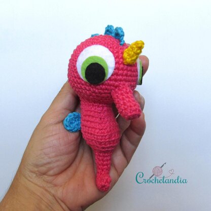 Uni the Sea Unicorn amigurumi doll - crochet pattern by Crochelandia