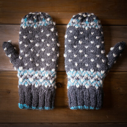 Icy Trails Mittens