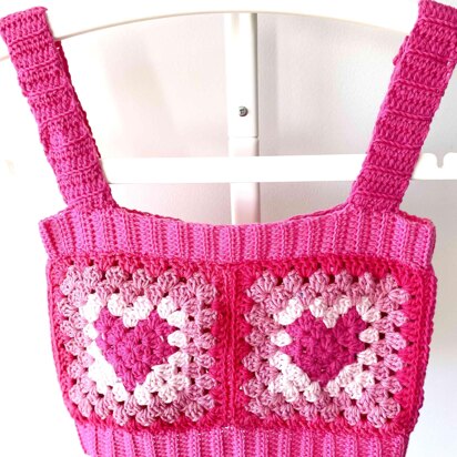 Heart granny square crop top pattern