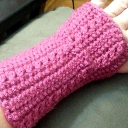 Crossed Herringbones Fingerless Gloves