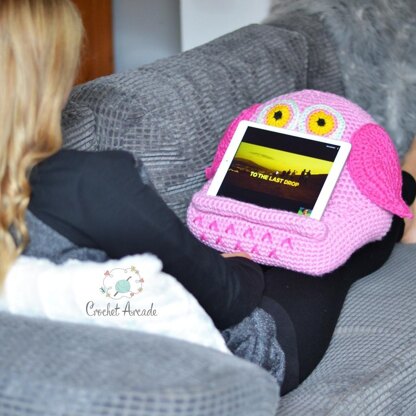 Suzi Owl Book/Tablet Holder