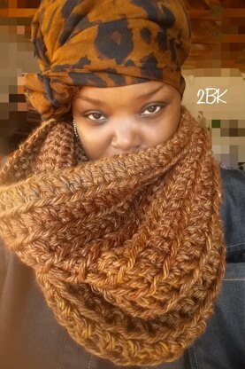 Autumn textured cowl