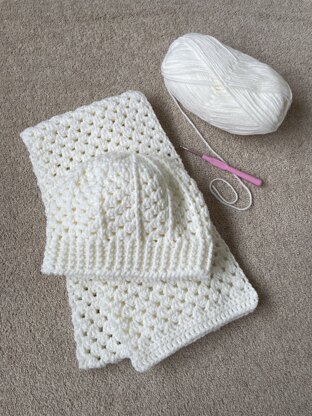 Granny treble hat and scarf set