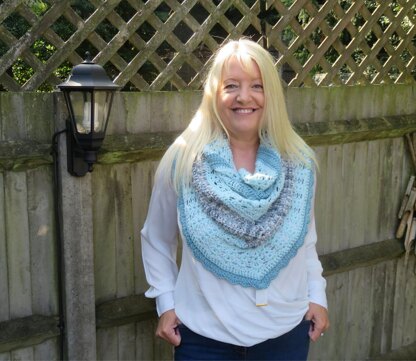 Simply Iris Shawl