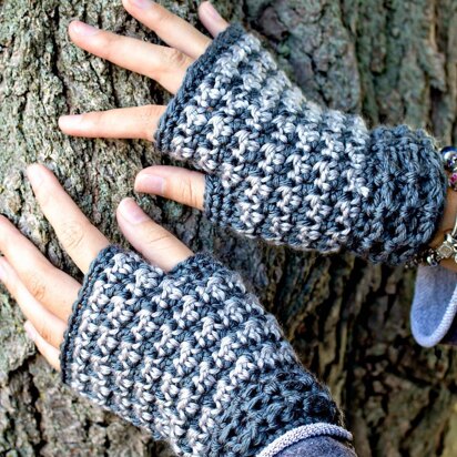 Dogwood Fingerless Gloves