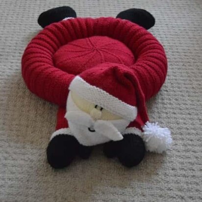 Santa Snuggler Pet Bed - knitting pattern
