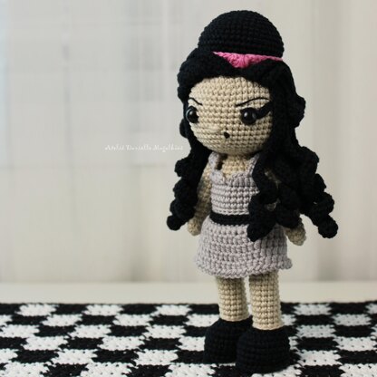 🎤 Retro Diva Amigurumi Pattern – PDF Download 🧶