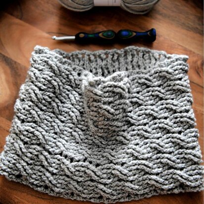 Rylan Crochet Cable Cowl & Scarf