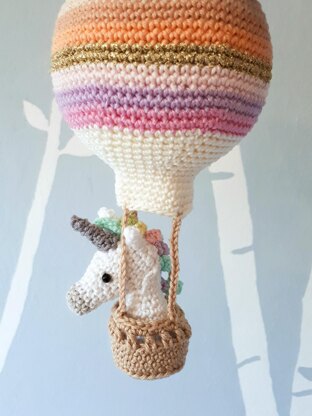 Unicorn in a hot air balloon