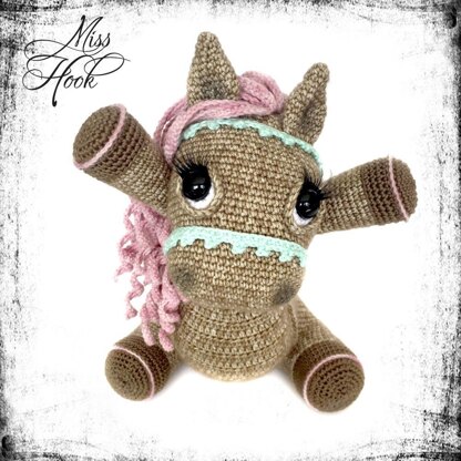 Hazel horse pony amigurumi crochet pattern