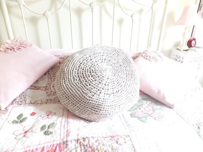 Finger Knit Pouf Cushion Cover