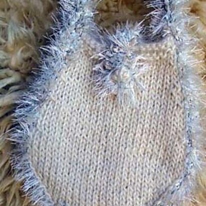 Fur Trimmed Pouch - knitting pattern