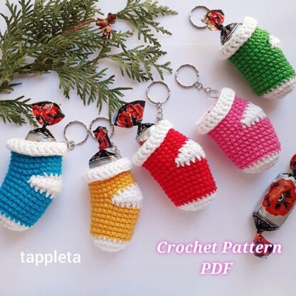 Mini Stocking keychain crochet pattern, Candy holder crochet, Stocking ornament Small socks backpack keychain Xmas gift handmade party favor