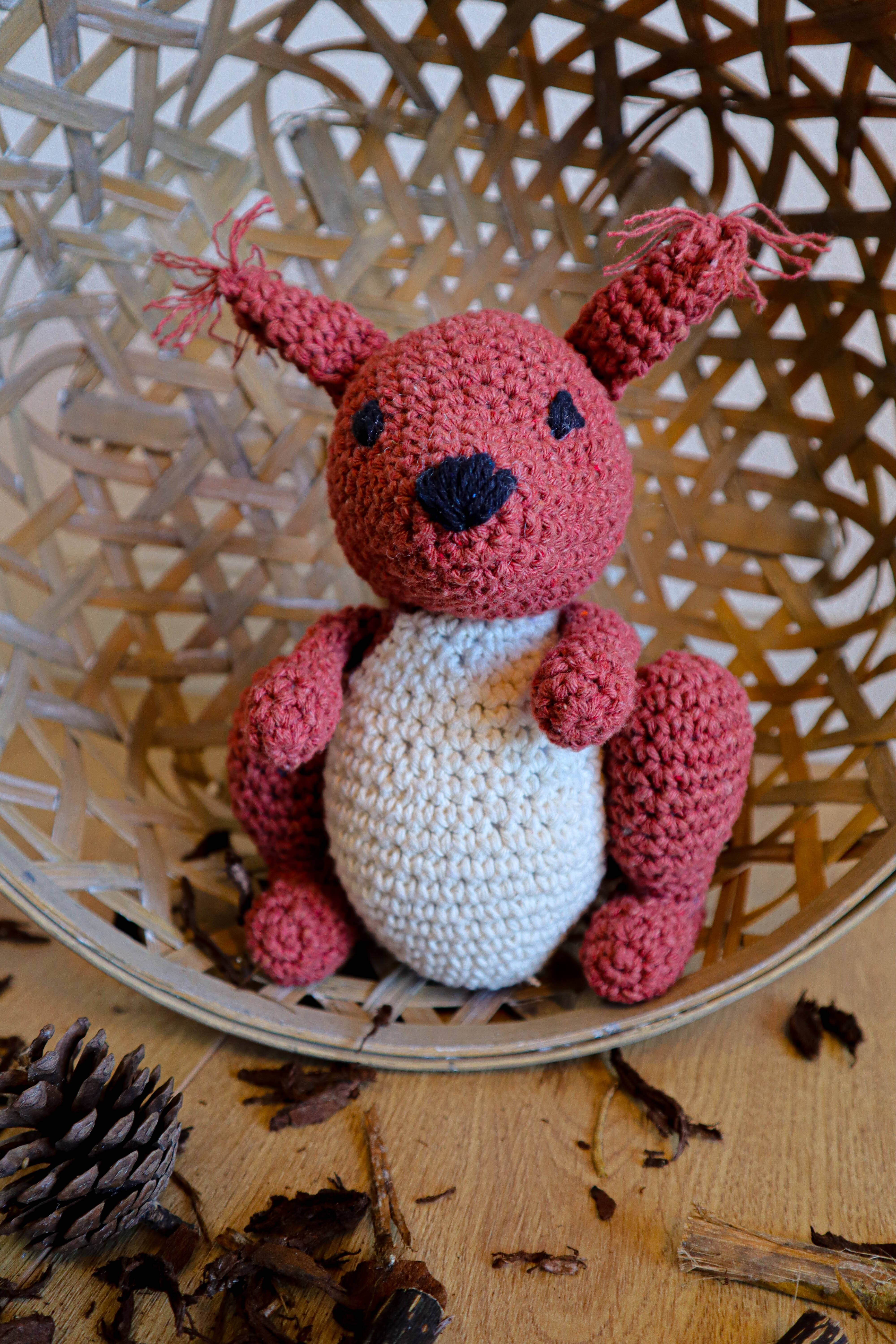 Hoooked DIY Crochet Kit Suzy Squirrel Eco Barbante - view 3