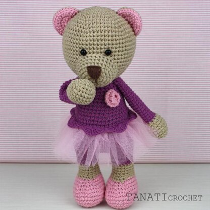 Crochet pattern of Girl Bear