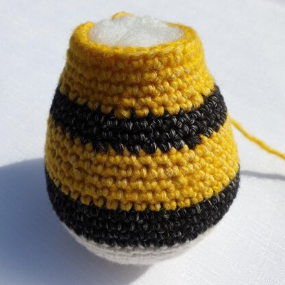 Becky the Bumblebee - US Terminology - Amigurumi