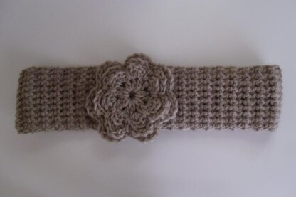 Knotted Knitlook Headband with Flower Trim