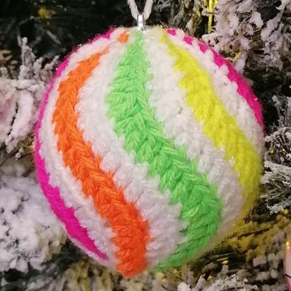 Wavey Christmas Bauble