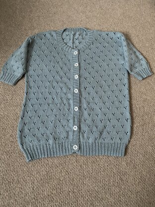 Cardigan with a twist