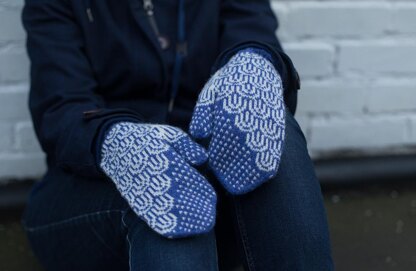 Tin Can Knits Waves Mittens PDF