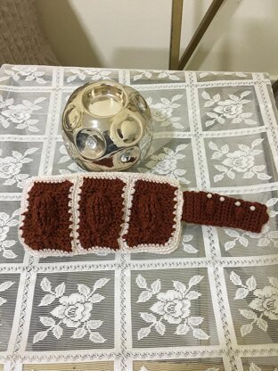 Balloon Stitch Wristlet